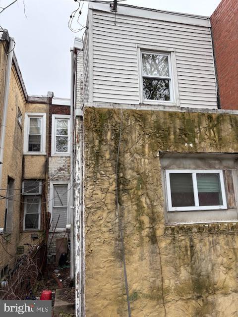 Building Photo - 1919 E Monmouth St