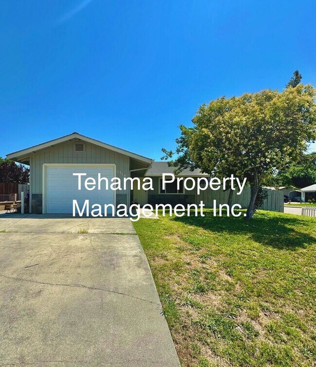 Primary Photo - Cute 2 Bedroom 1 Bath Home w/ Large Backyard