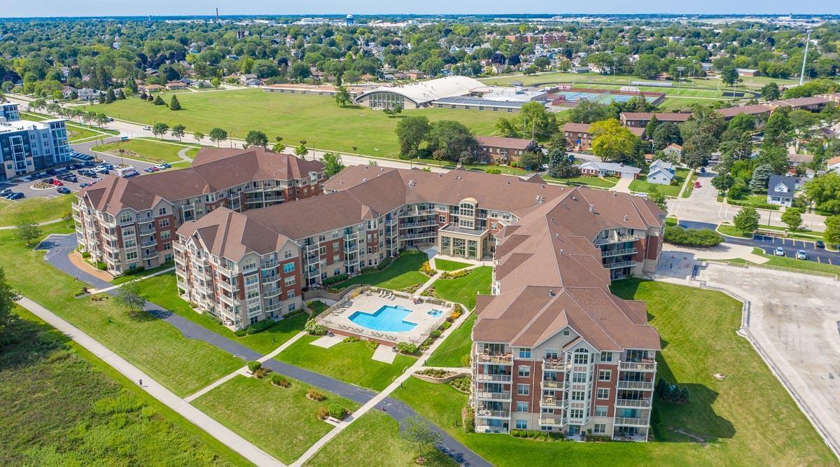 Building Photo - 4110 S Lake Dr