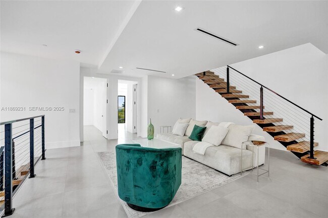 Building Photo - 1825 NE 26th Ave