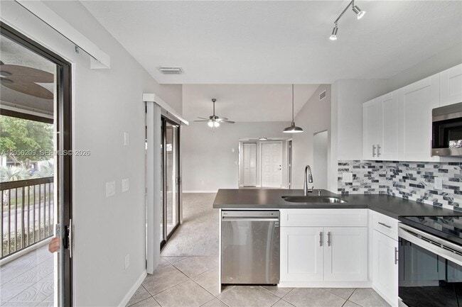 Building Photo - 1197 Washington Cir