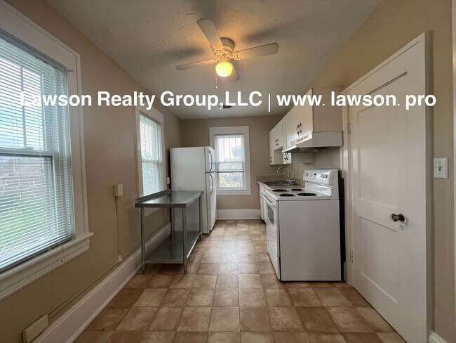 Building Photo - 1733 Maiden Ln SW