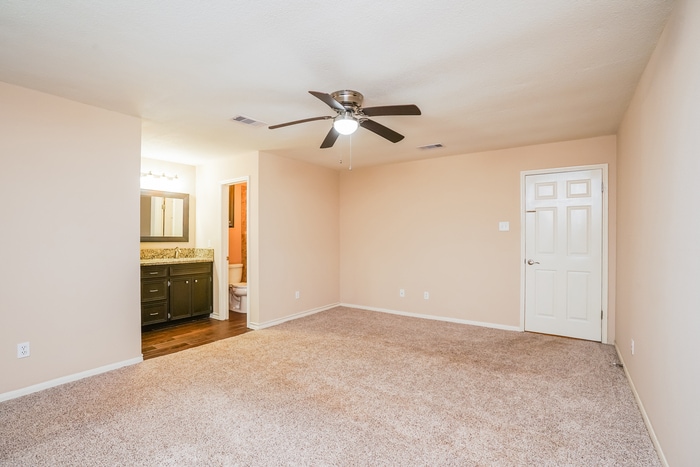 Building Photo - 152 Bastrop St