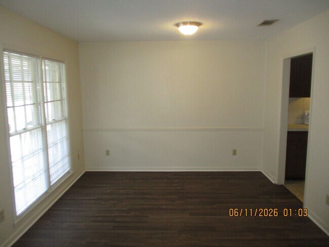 Building Photo - 2024 Oglethorpe Ave