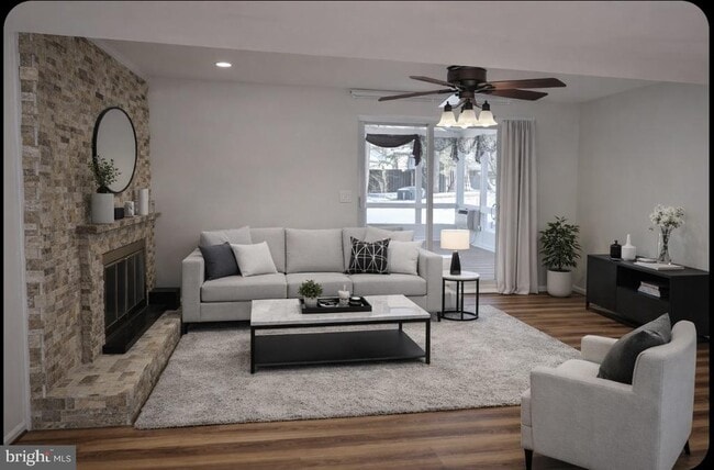 Building Photo - 10217 McKean Ct