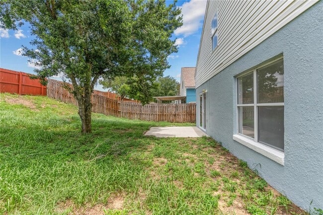 Building Photo - 421 Rollins Dr