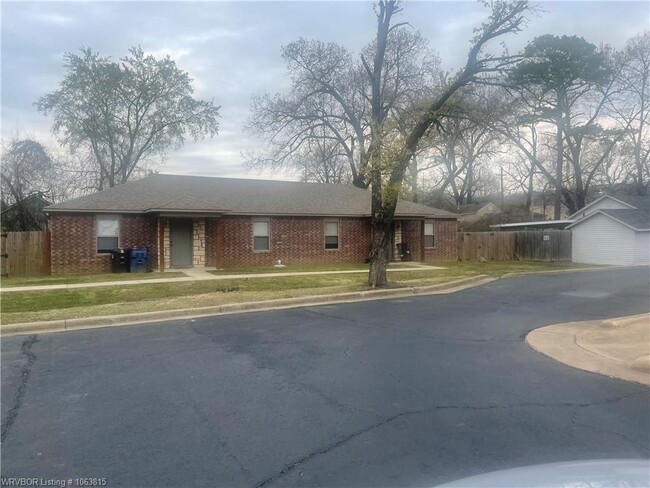 Primary Photo - 4405 S 19th St