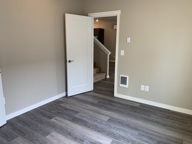 Building Photo - 668 E Street