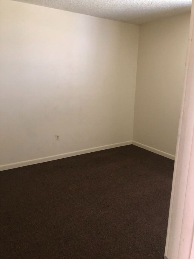 Building Photo - Monthly Paid Rent