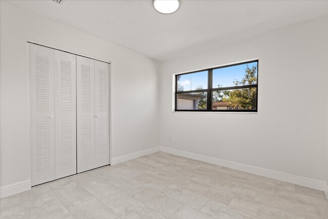 Building Photo - 4823 Pine Needle Dr