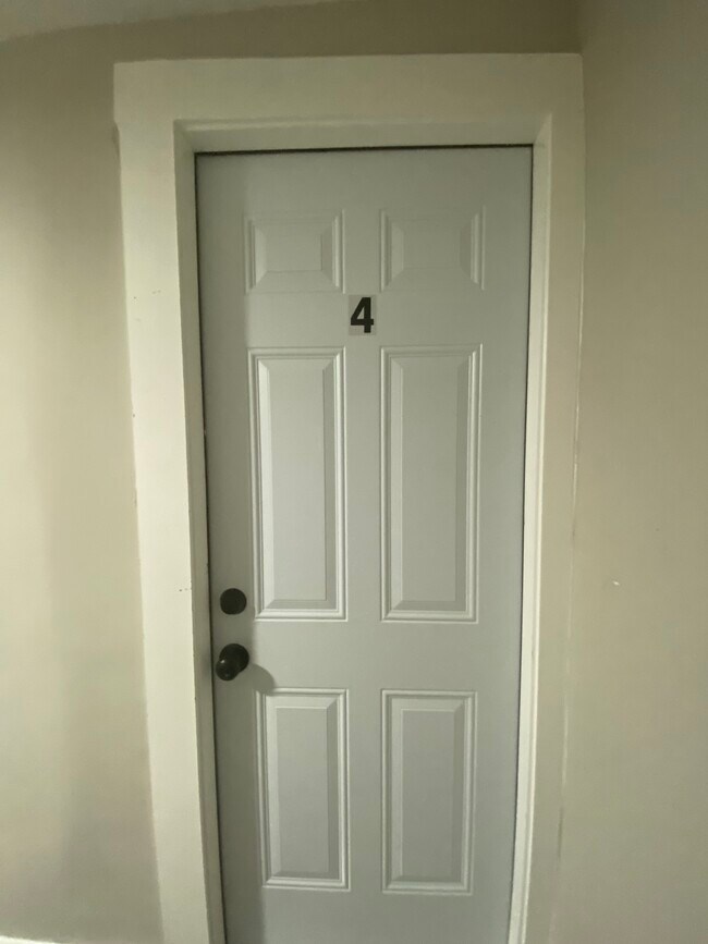 Building Photo - 1523 W Lexington St