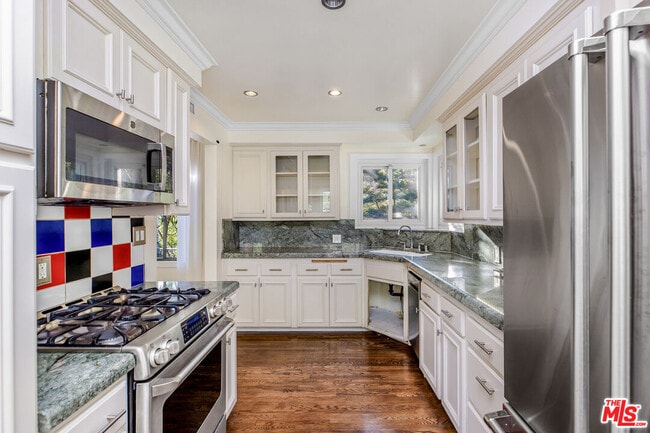 Building Photo - 9549 Dalegrove Dr