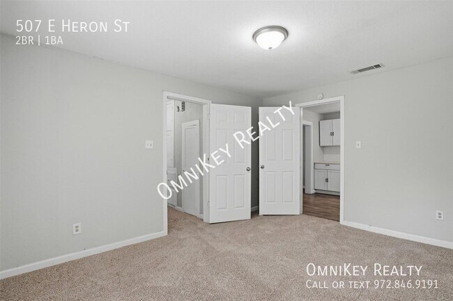 Building Photo - 507 E Heron St