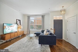 Building Photo - 6022 Madison Overlook Ct