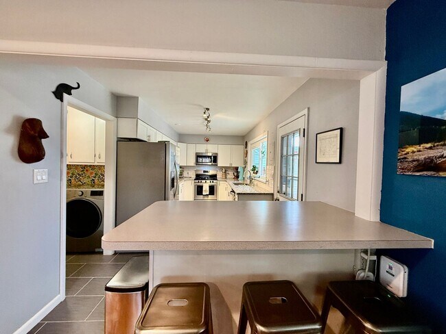 Building Photo - Charming Updated 3-Bedroom Home in Pleasant Valley