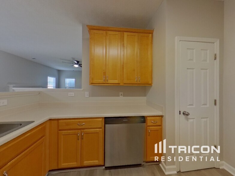 Building Photo - 157 Vinings Dr