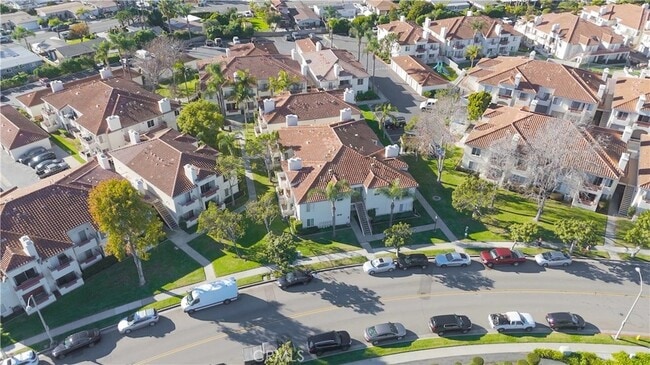 Building Photo - 405 Ribbon Beach Way