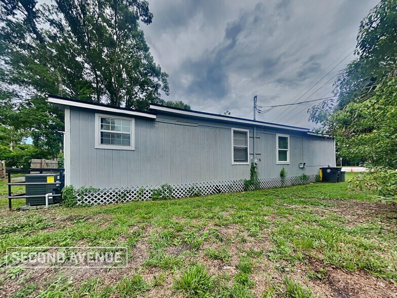 Building Photo - 5637 Dunmire Ave