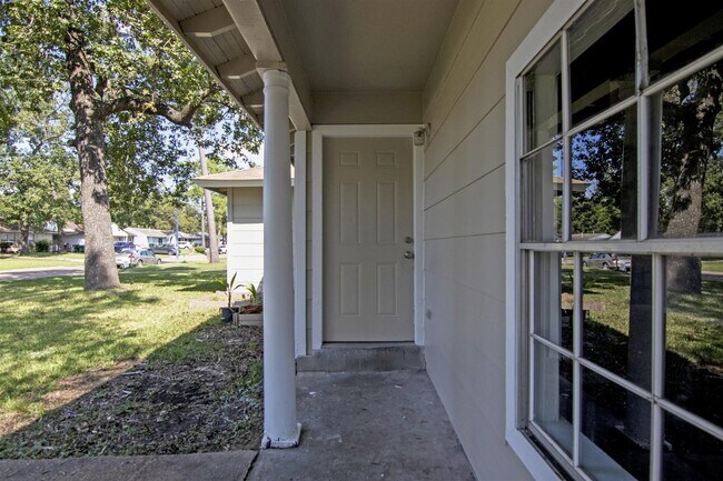 Building Photo - 7244 Rhobell St