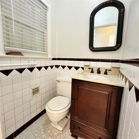 Building Photo - 4138 Grassmere Ln