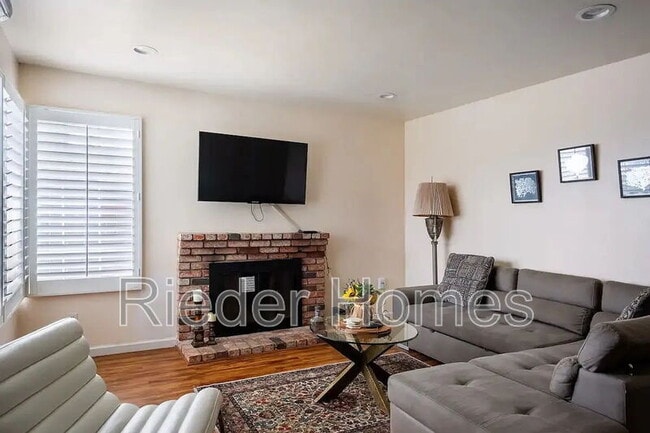 Building Photo - 4435 Summer Dr