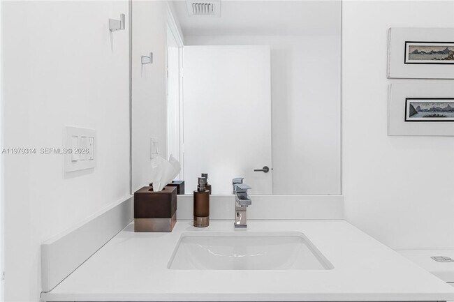 Building Photo - 1300 S Miami Ave