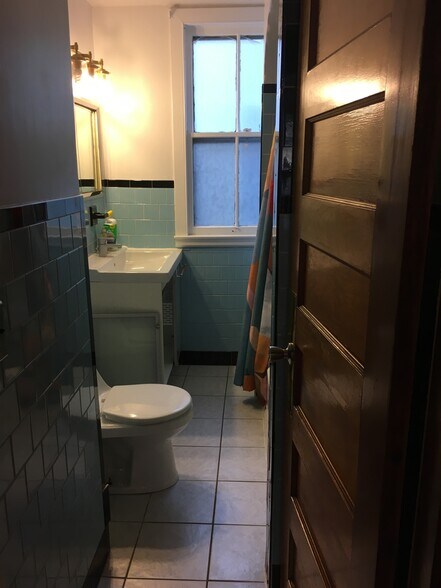 Building Photo - 56 Canner St