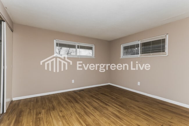 Building Photo - 4760 Rolling St