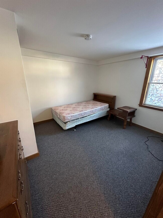 Building Photo - 1889 VT-30