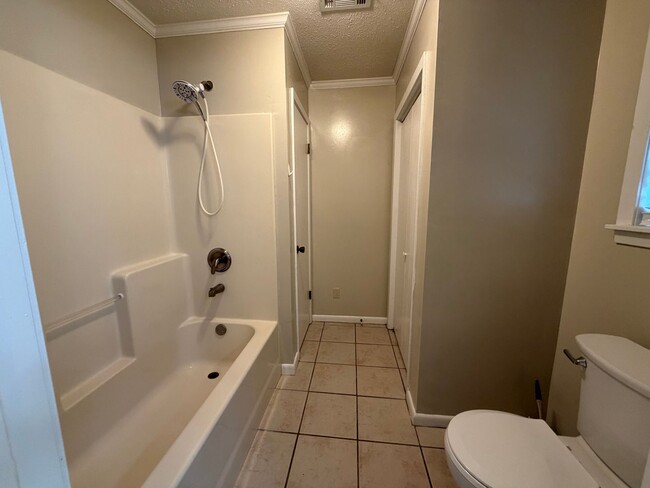 Building Photo - 4 bed/3 bath house in Tupelo