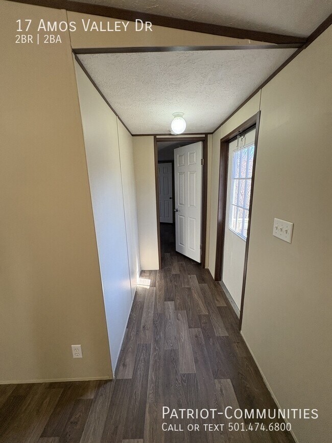 Building Photo - 17 Amos Valley Dr