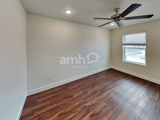 Building Photo - 6082 S Jordan Pkwy W