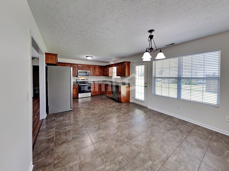 Building Photo - 3620 Belvidere Ct