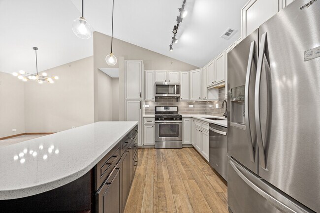 Building Photo - 5S560 Paxton Dr