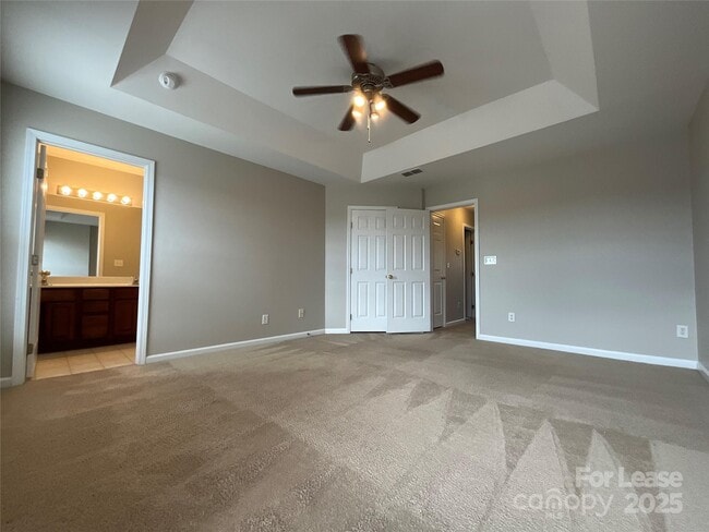 Building Photo - 15626 King Louis Ct