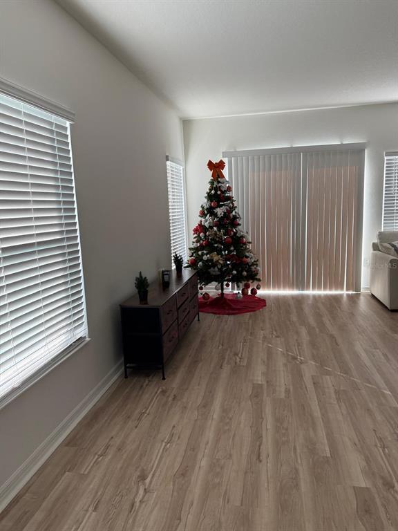 Building Photo - 9348 Westside Hls Dr