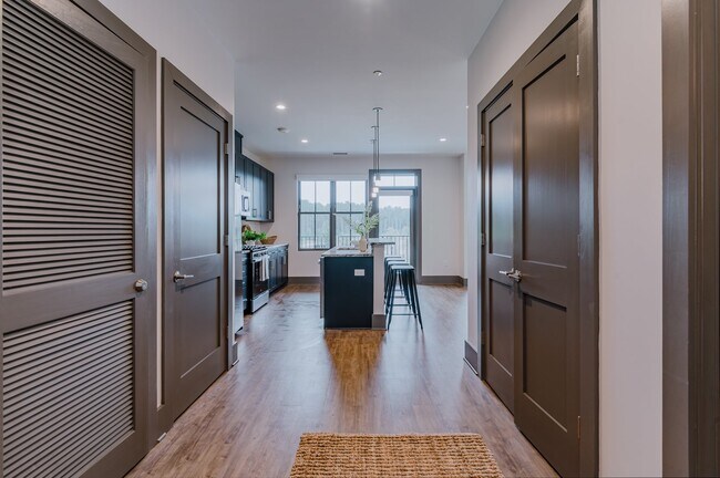 Building Photo - One Bedroom Apartment in Washington Square...