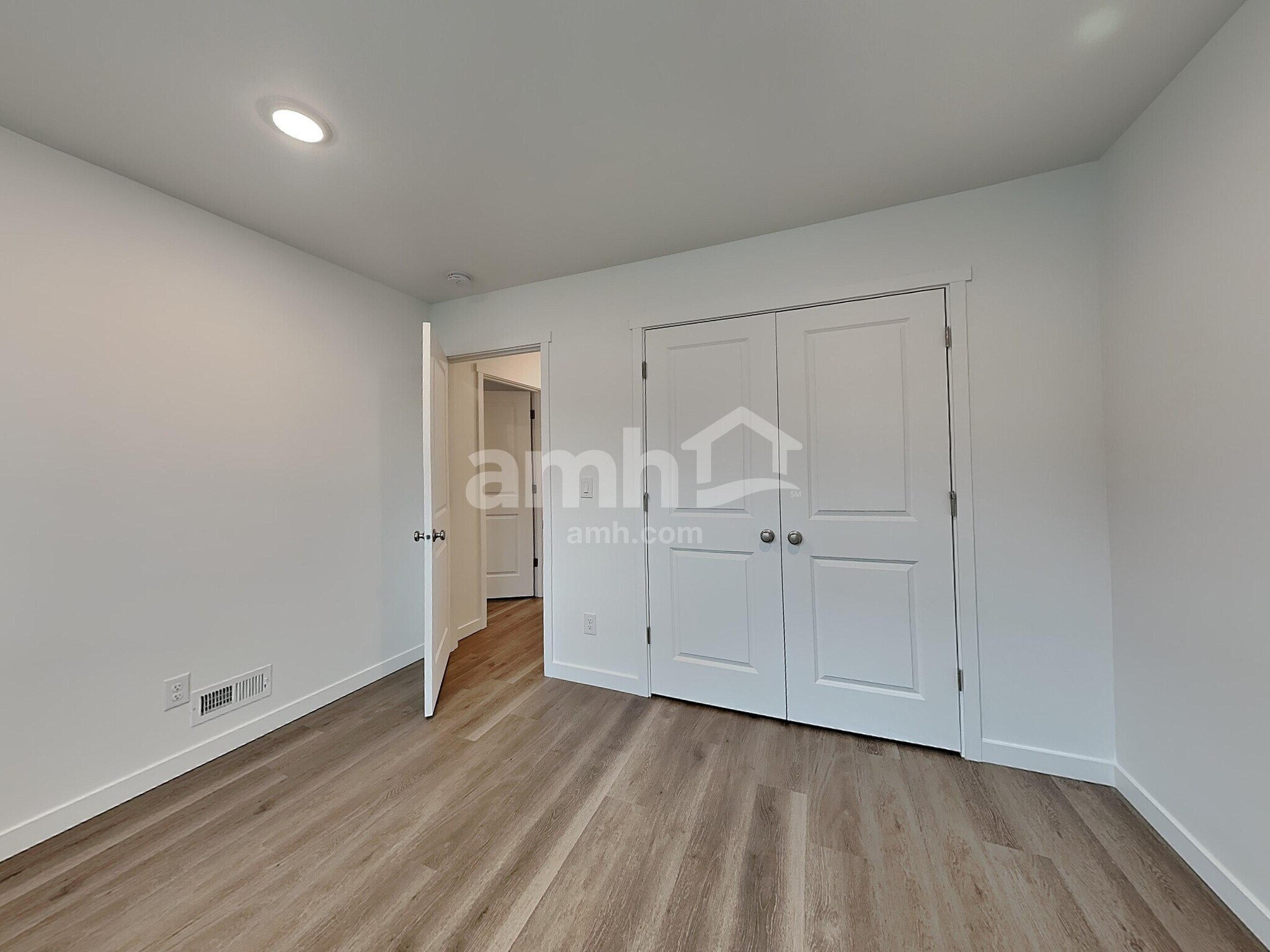 Building Photo - 5036 Washington St SE