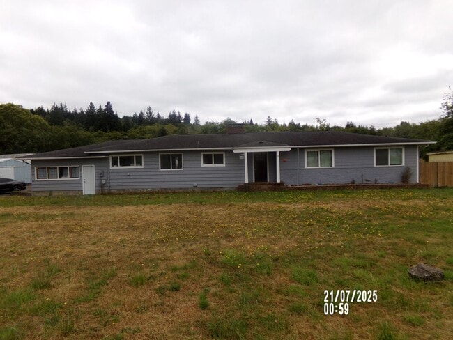 Building Photo - 3bd 2ba with 4 garages