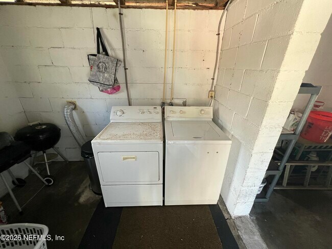 Building Photo - 99 Beach Ave