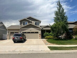 Building Photo - Beautiful single-family home in Berthoud!