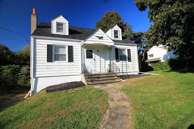 Primary Photo - 13 Spackenkill Rd
