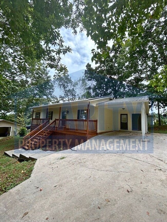 Primary Photo - Newly renovated 3 bedroom, 2 bath ranch home!