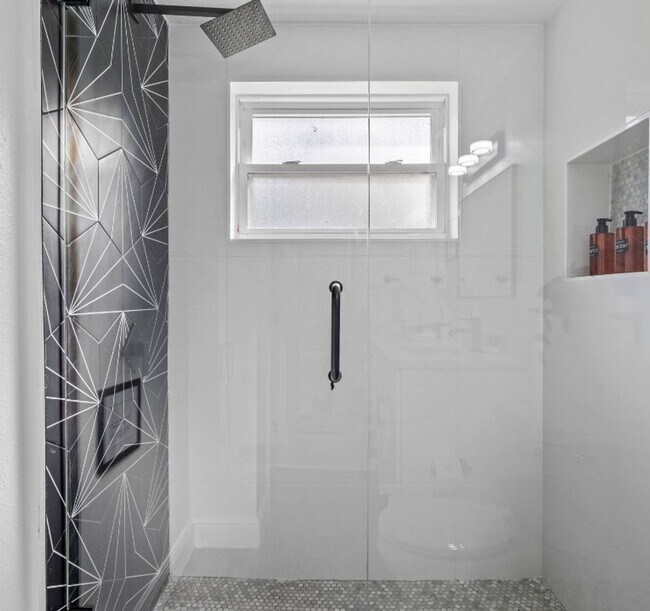 Building Photo - The peaceful place