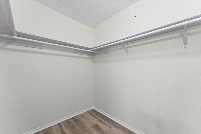 Building Photo - 1506 Leadenhall Cir