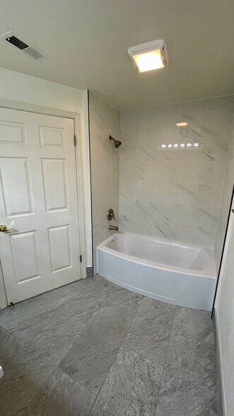 Building Photo - 2255 Showers Dr