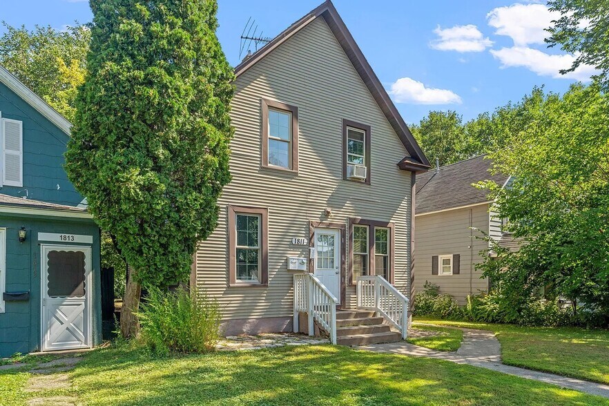 Building Photo - 1811 Jackson St NE