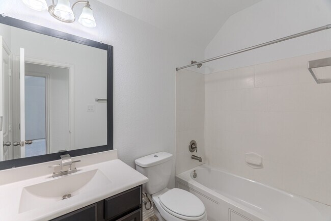 Building Photo - 54 N Marshside Pl
