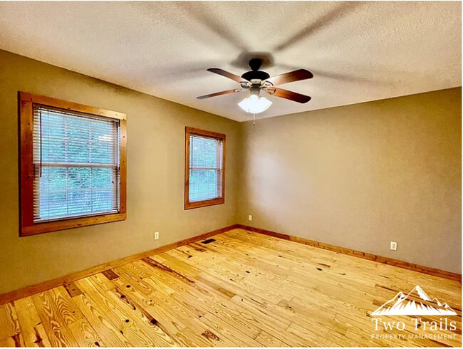 Building Photo - 3 BED/2 BATH CABIN NEAR OSCEOLA LAKE