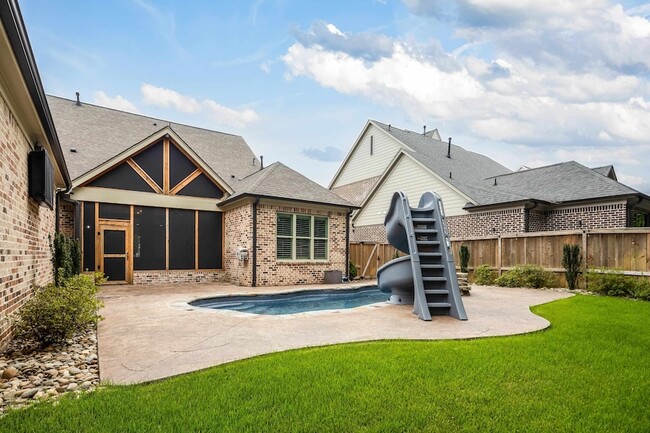Building Photo - 1385 Belfair Dr